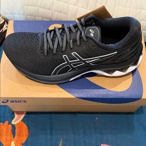 Asics Men's Black and White Sneakers